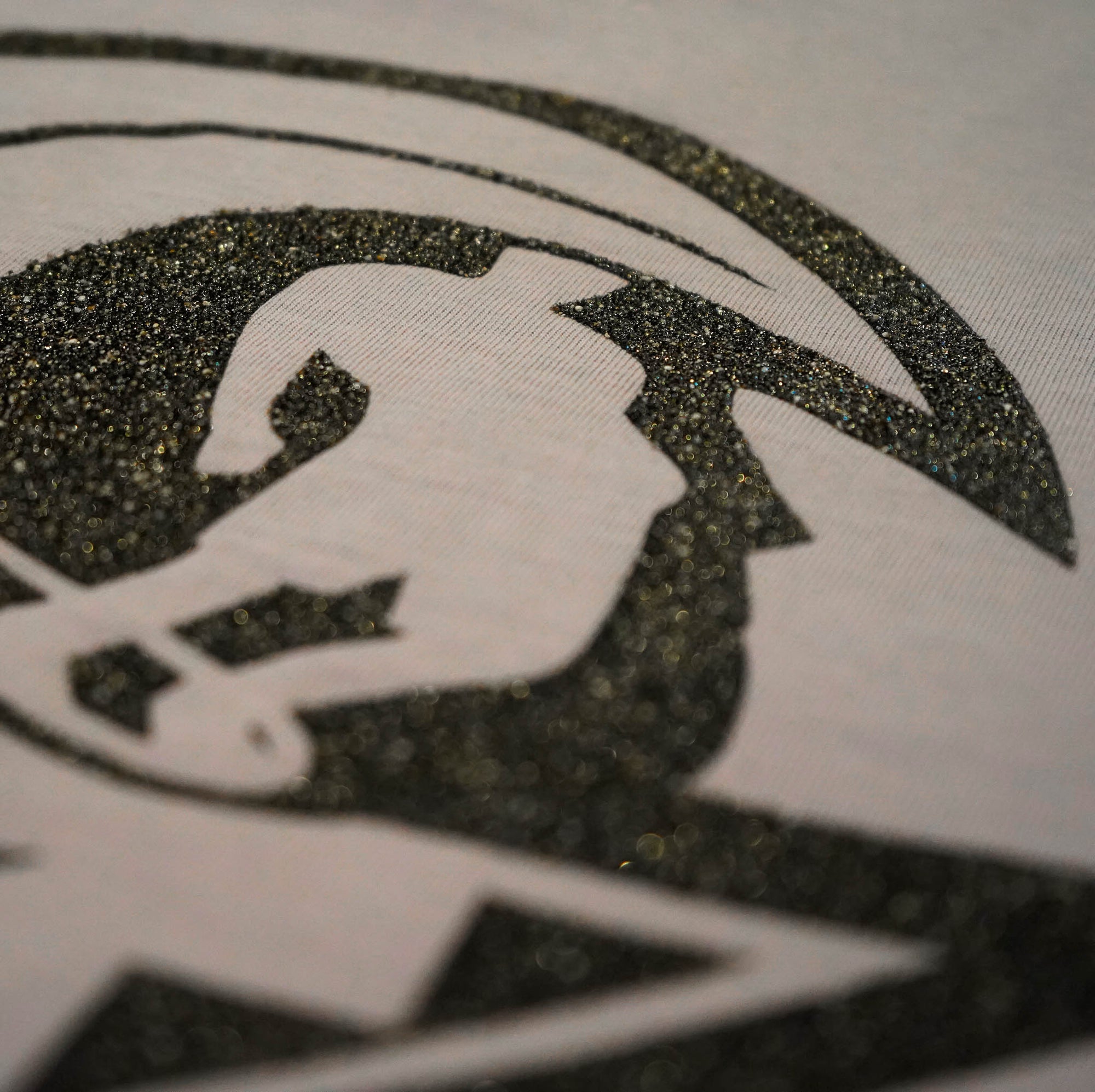 Black Sand - Haute Hawaii Wave Logo Gray Tee